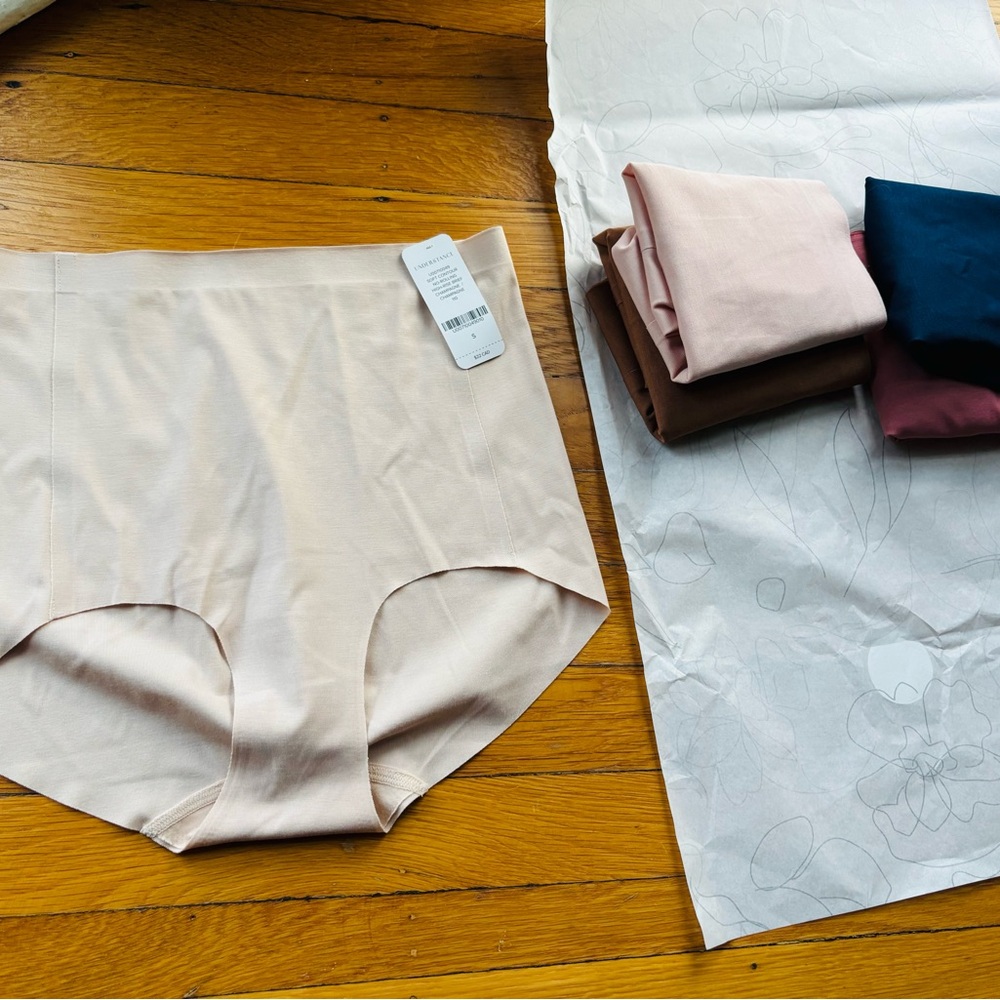 NWT: Seamless High-Waist Underwear